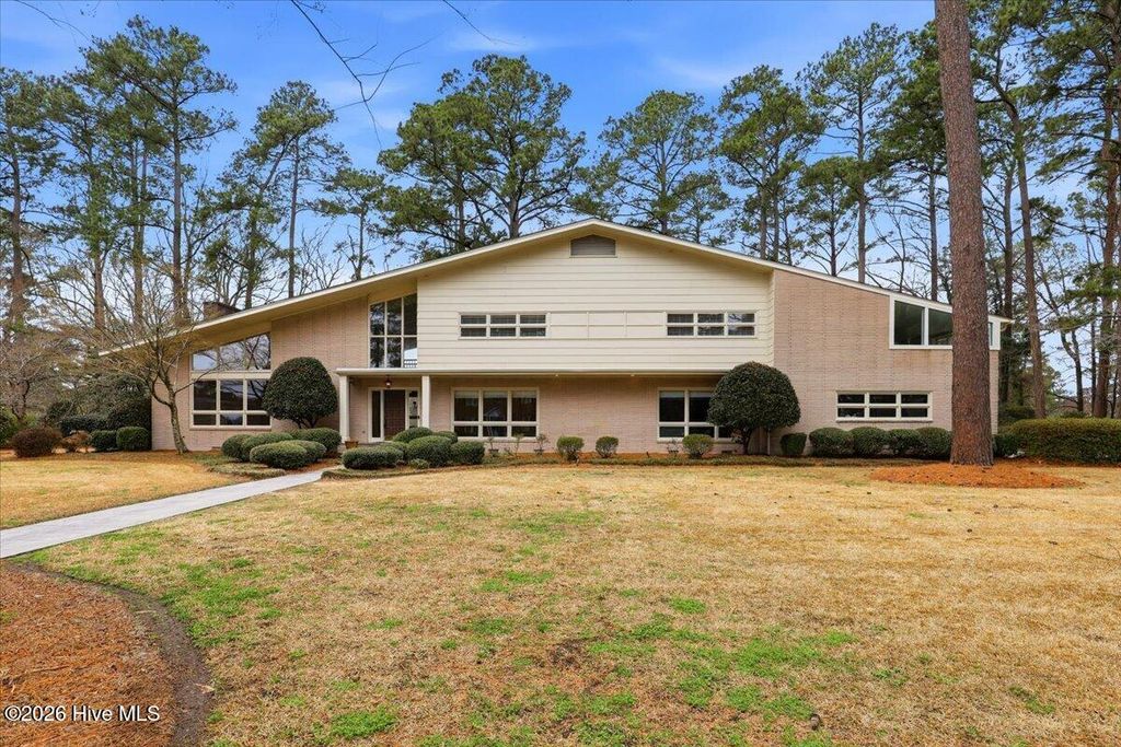 1602 Greenbriar Road, Kinston, NC 28504