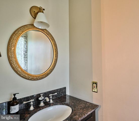941 MT EYRE RD, Washington Crossing, PA 18977