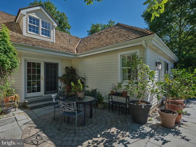 941 MT EYRE RD, Washington Crossing, PA 18977