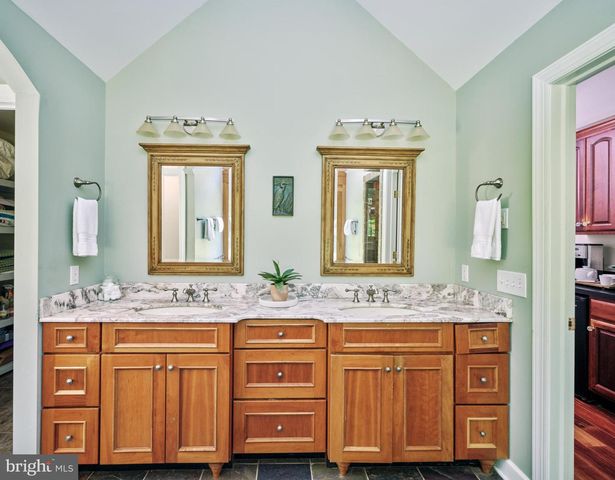 941 MT EYRE RD, Washington Crossing, PA 18977