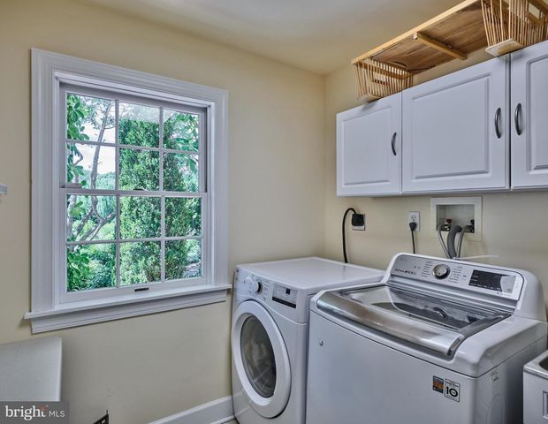 941 MT EYRE RD, Washington Crossing, PA 18977