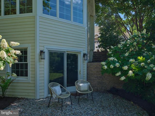 941 MT EYRE RD, Washington Crossing, PA 18977