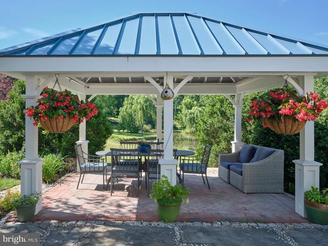 941 MT EYRE RD, Washington Crossing, PA 18977