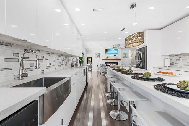 2301 E Las Olas Blvd, Fort Lauderdale, FL 33301