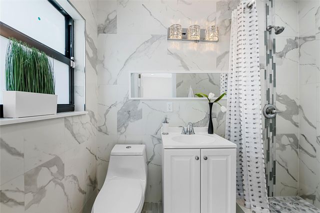 2301 E Las Olas Blvd, Fort Lauderdale, FL 33301