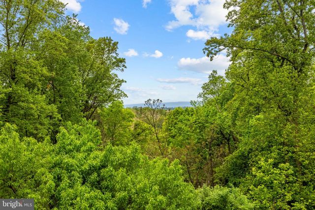 12707 FURNACE MOUNTAIN RD, Lovettsville, VA 20180