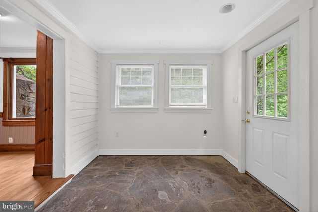 12707 FURNACE MOUNTAIN RD, Lovettsville, VA 20180