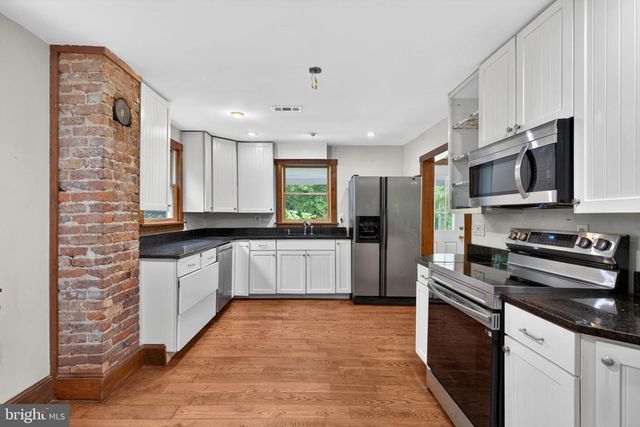 12707 FURNACE MOUNTAIN RD, Lovettsville, VA 20180