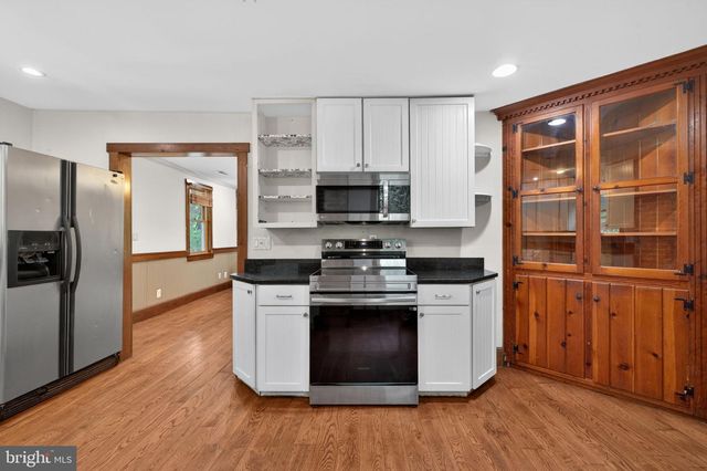 12707 FURNACE MOUNTAIN RD, Lovettsville, VA 20180