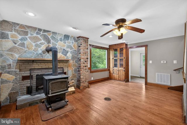 12707 FURNACE MOUNTAIN RD, Lovettsville, VA 20180