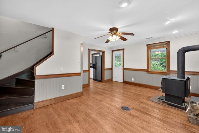 12707 FURNACE MOUNTAIN RD, Lovettsville, VA 20180