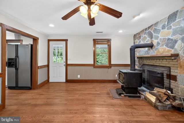 12707 FURNACE MOUNTAIN RD, Lovettsville, VA 20180
