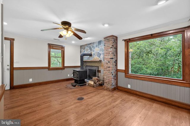 12707 FURNACE MOUNTAIN RD, Lovettsville, VA 20180