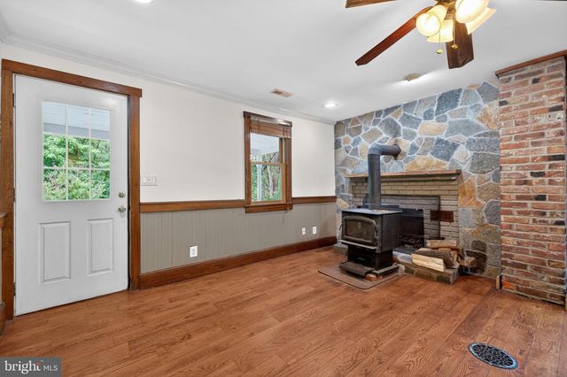 12707 FURNACE MOUNTAIN RD, Lovettsville, VA 20180