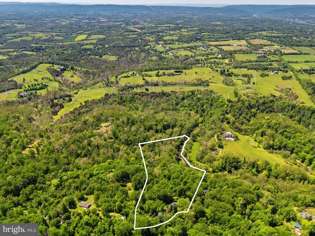 12707 FURNACE MOUNTAIN RD, Lovettsville, VA 20180