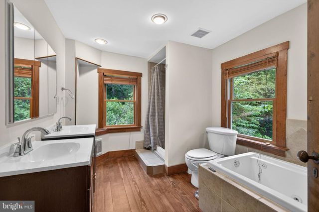 12707 FURNACE MOUNTAIN RD, Lovettsville, VA 20180