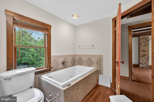 12707 FURNACE MOUNTAIN RD, Lovettsville, VA 20180