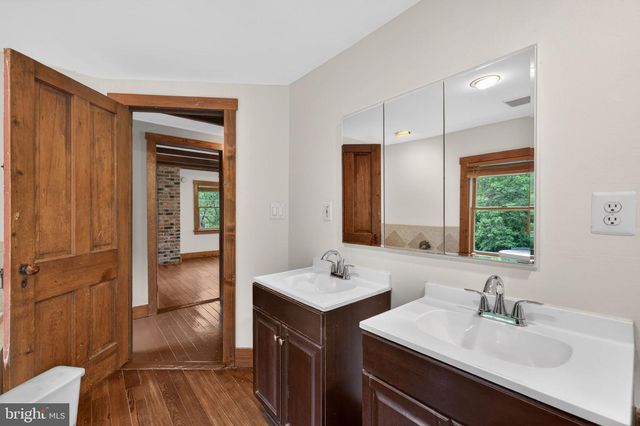 12707 FURNACE MOUNTAIN RD, Lovettsville, VA 20180