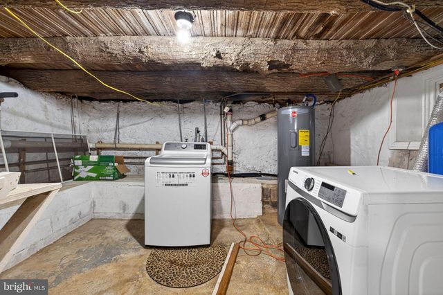 12707 FURNACE MOUNTAIN RD, Lovettsville, VA 20180