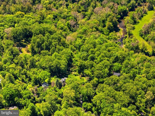 12707 FURNACE MOUNTAIN RD, Lovettsville, VA 20180