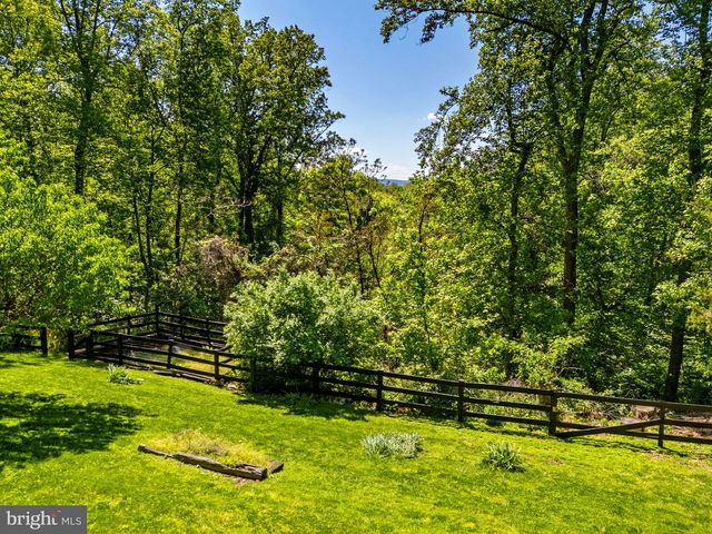 12707 FURNACE MOUNTAIN RD, Lovettsville, VA 20180