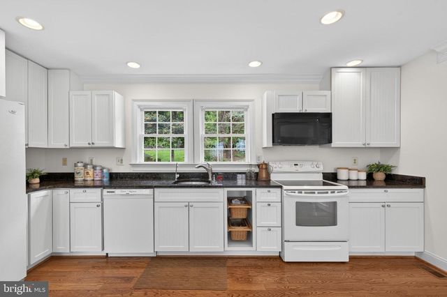 12707 FURNACE MOUNTAIN RD, Lovettsville, VA 20180