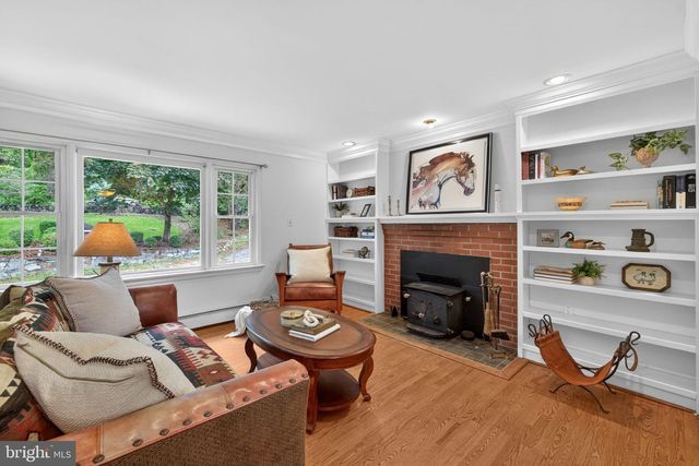 12707 FURNACE MOUNTAIN RD, Lovettsville, VA 20180