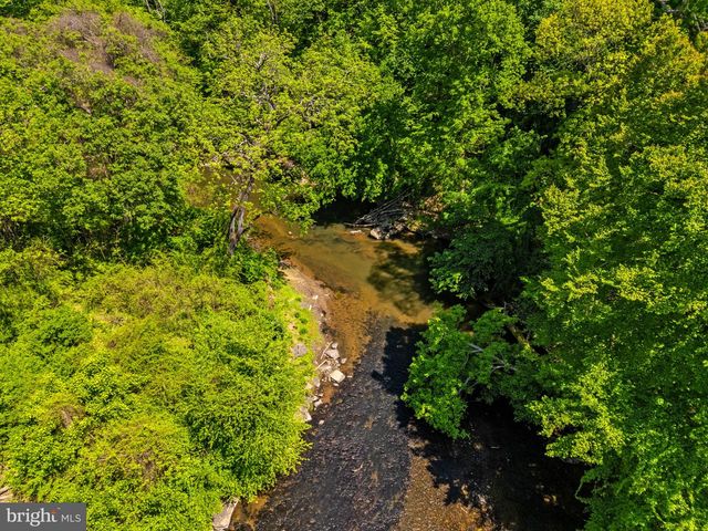 12707 FURNACE MOUNTAIN RD, Lovettsville, VA 20180