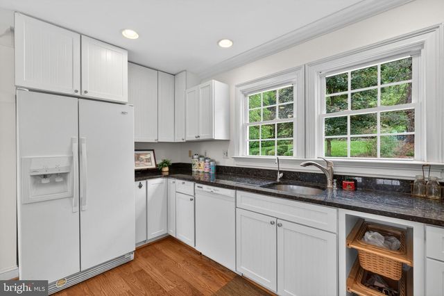 12707 FURNACE MOUNTAIN RD, Lovettsville, VA 20180