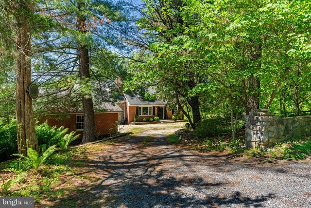 12707 FURNACE MOUNTAIN RD, Lovettsville, VA 20180