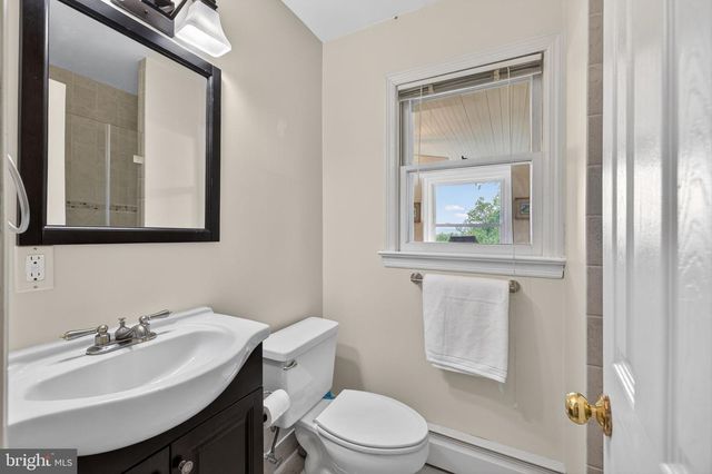 12707 FURNACE MOUNTAIN RD, Lovettsville, VA 20180