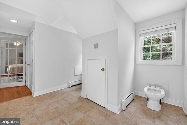 12707 FURNACE MOUNTAIN RD, Lovettsville, VA 20180
