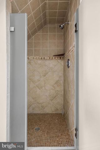 12707 FURNACE MOUNTAIN RD, Lovettsville, VA 20180