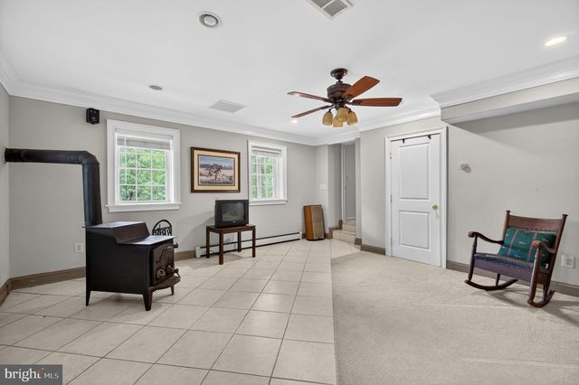 12707 FURNACE MOUNTAIN RD, Lovettsville, VA 20180