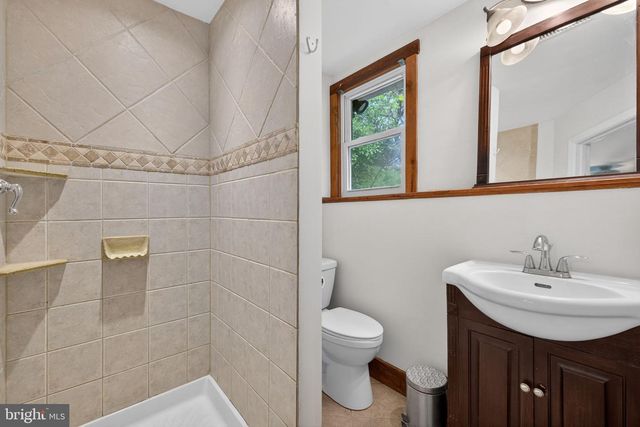 12707 FURNACE MOUNTAIN RD, Lovettsville, VA 20180