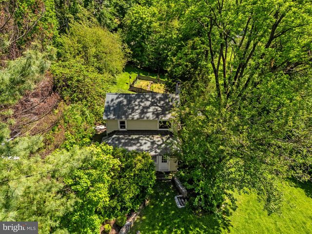 12707 FURNACE MOUNTAIN RD, Lovettsville, VA 20180