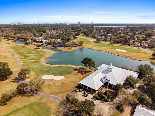 705 Village Drive, Gulf Shores, AL 36542