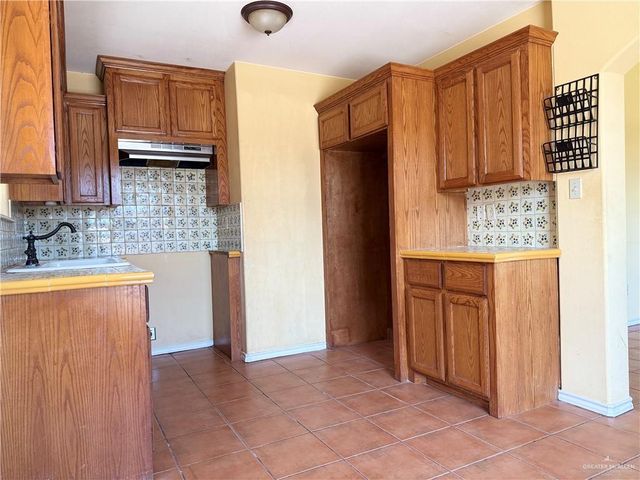 1008 Ivory Avenue, Rio Grande City, TX 78582