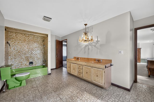 725 7th Avenue, Addison, IL 60101
