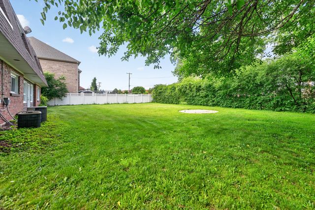 725 7th Avenue, Addison, IL 60101