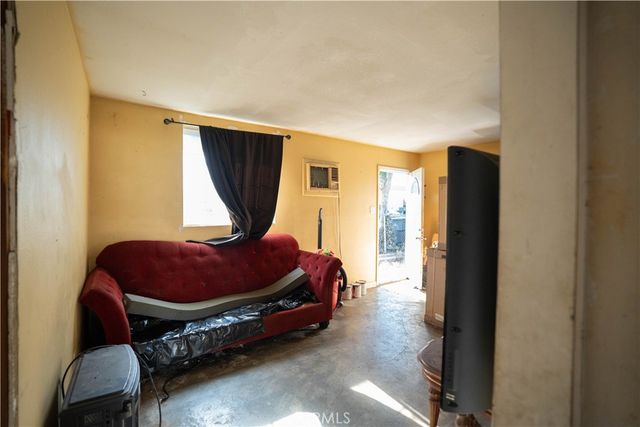 6174 Jurupa Avenue, Riverside, CA 92504