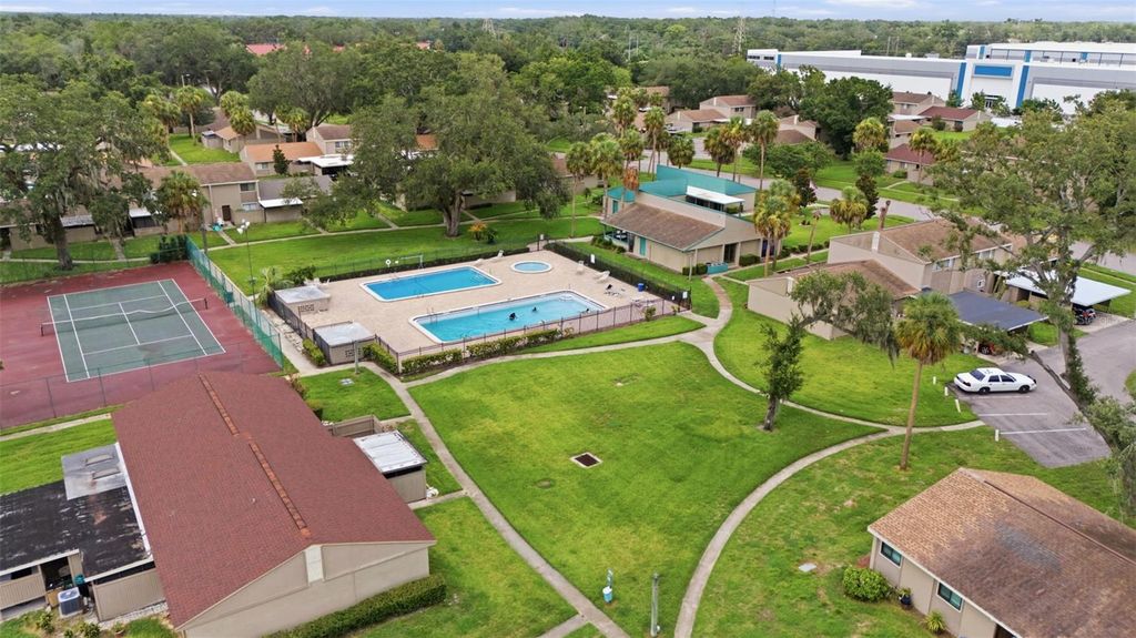Image 2 of property listing at 7906 TANGERINE DRIVE, Tampa, FL 33637
