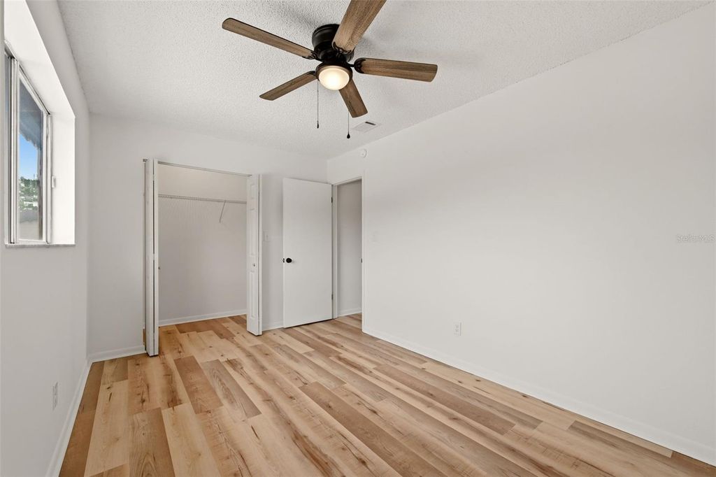 Image 15 of property listing at 7906 TANGERINE DRIVE, Tampa, FL 33637