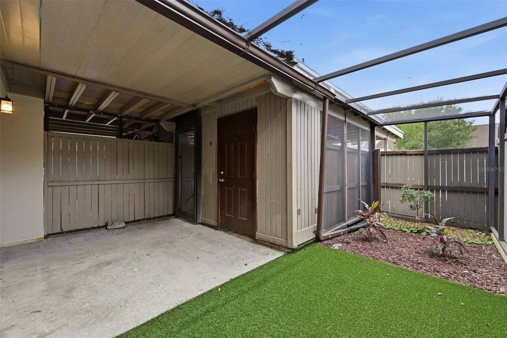 Image 18 of property listing at 7906 TANGERINE DRIVE, Tampa, FL 33637