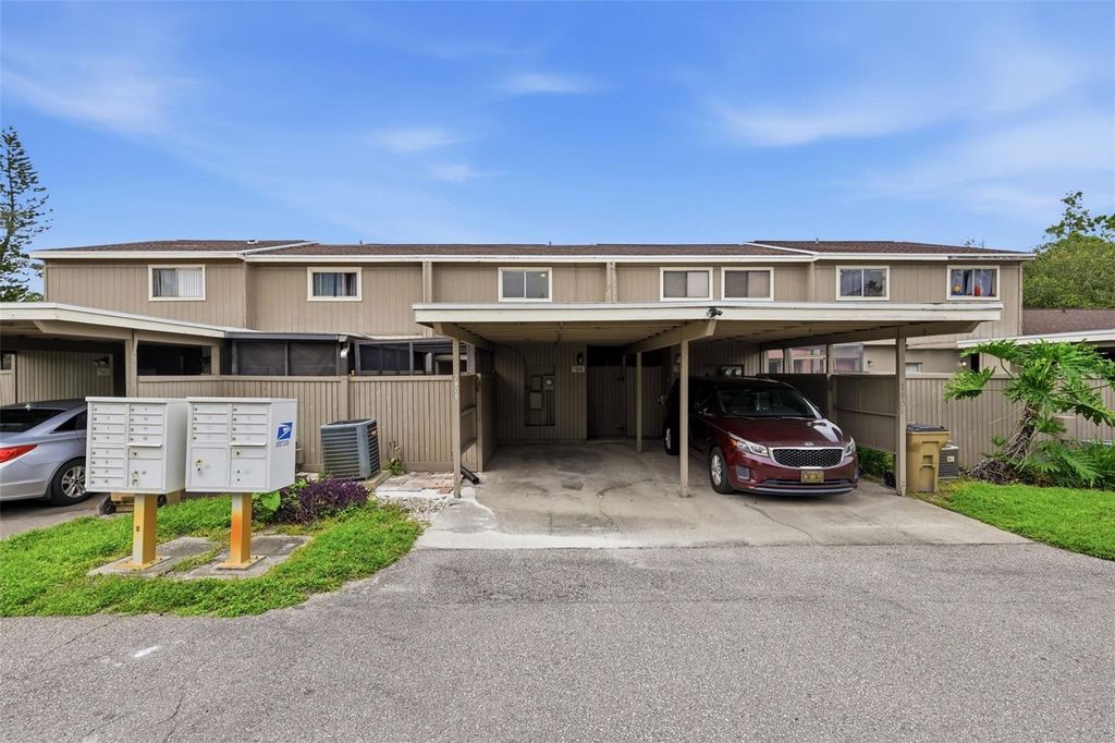 Image 20 of property listing at 7906 TANGERINE DRIVE, Tampa, FL 33637