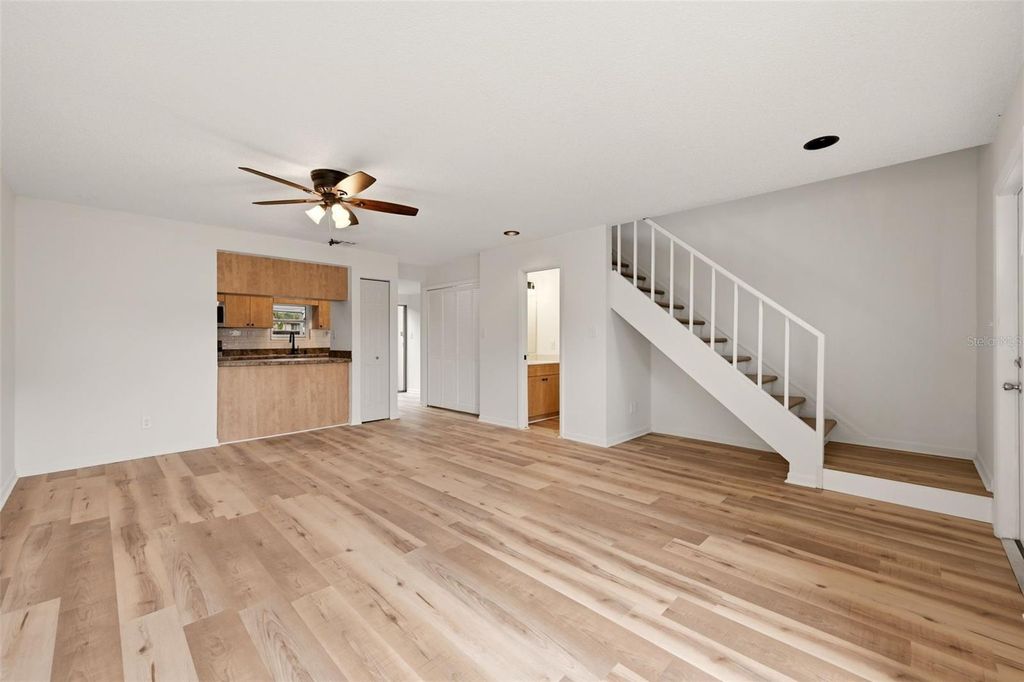 Image 3 of property listing at 7906 TANGERINE DRIVE, Tampa, FL 33637