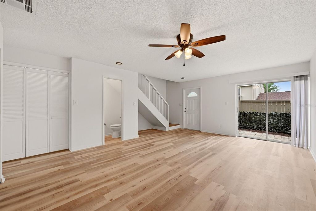 Image 4 of property listing at 7906 TANGERINE DRIVE, Tampa, FL 33637