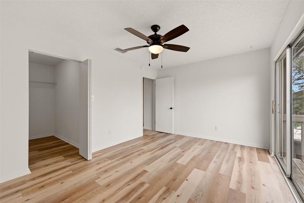 Image 10 of property listing at 7906 TANGERINE DRIVE, Tampa, FL 33637