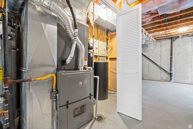 7956 S CRICKET LN, West Jordan, UT 84081