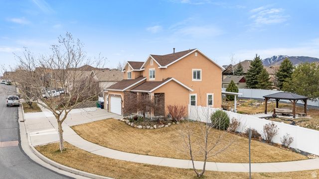 7956 S CRICKET LN, West Jordan, UT 84081
